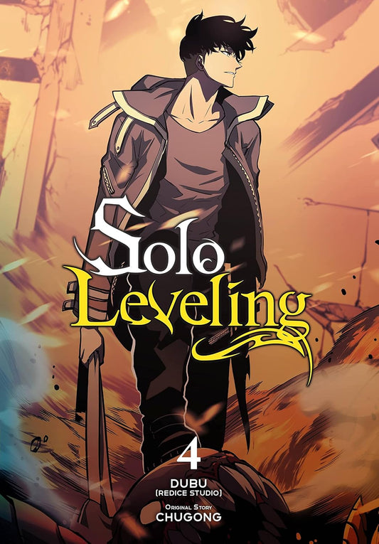 Cover van Solo Leveling Vol. 4 – Engelstalige fantasy manhwa waarin Sung Jin-Woo zijn krachten uitbreidt en een schaduwleger opbouwt